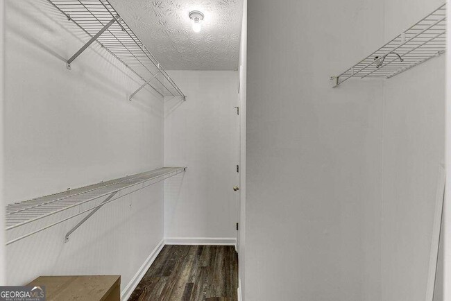 Building Photo - 932 Clayton St