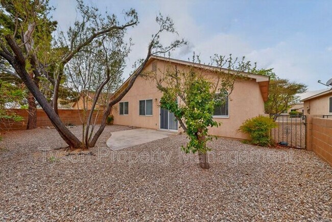 Building Photo - 908 Bursum Ln SE