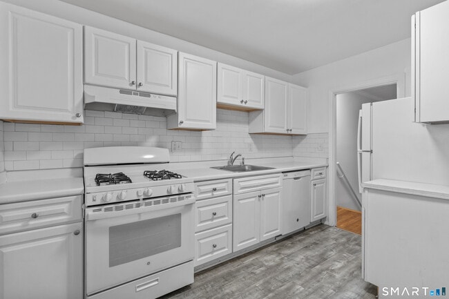 Building Photo - 27 Hamilton Ct