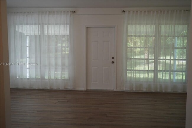 Building Photo - 7800 SW 69th Ave