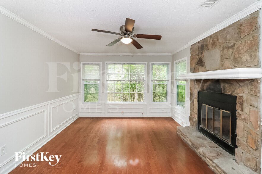Building Photo - 1827 Hickory Creek Ct NW