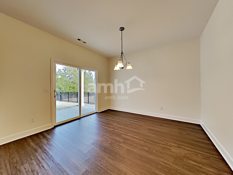 Building Photo - 5225 Lake Maxwell Dr
