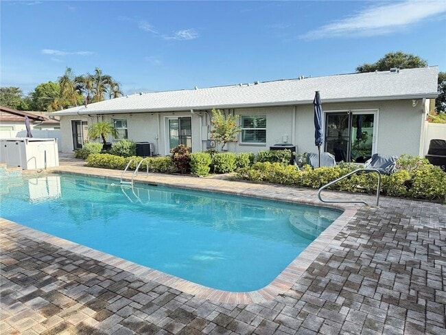 Building Photo - 440 50th Ave N