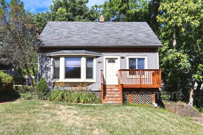 Building Photo - 660 27th St