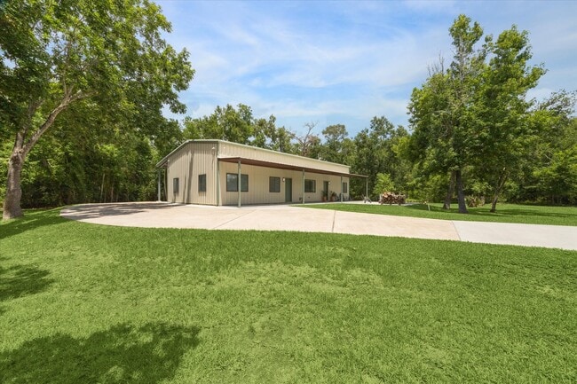 Building Photo - 1425 Oak Hollow Dr