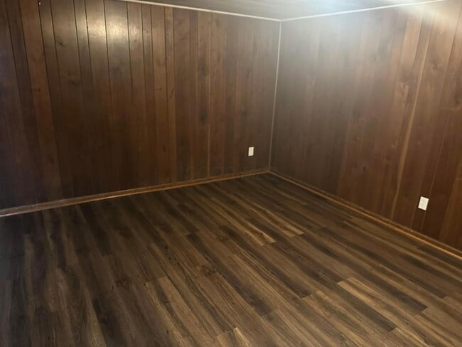 Building Photo - 4871 Dierker Rd