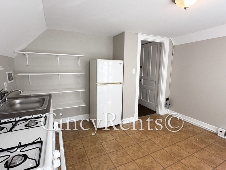 Building Photo - 2217 Feldman Ave