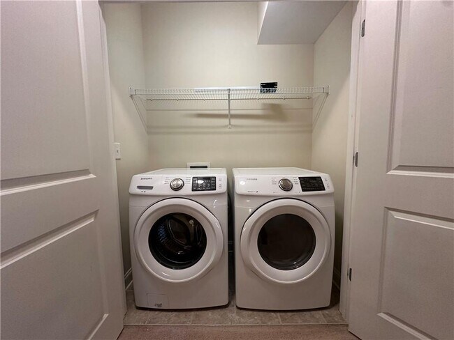 Building Photo - 2417 Tenor Ln