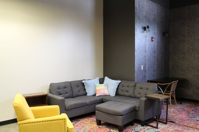Building Photo - **Industrial Loft-Style 1BR Near UofL – Wa...