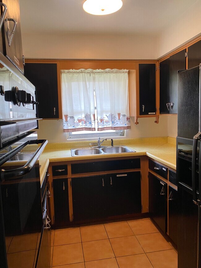 Galley Kitchen - 133 Clark St