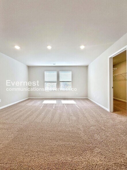 Building Photo - 2140 Willow Gln Dr