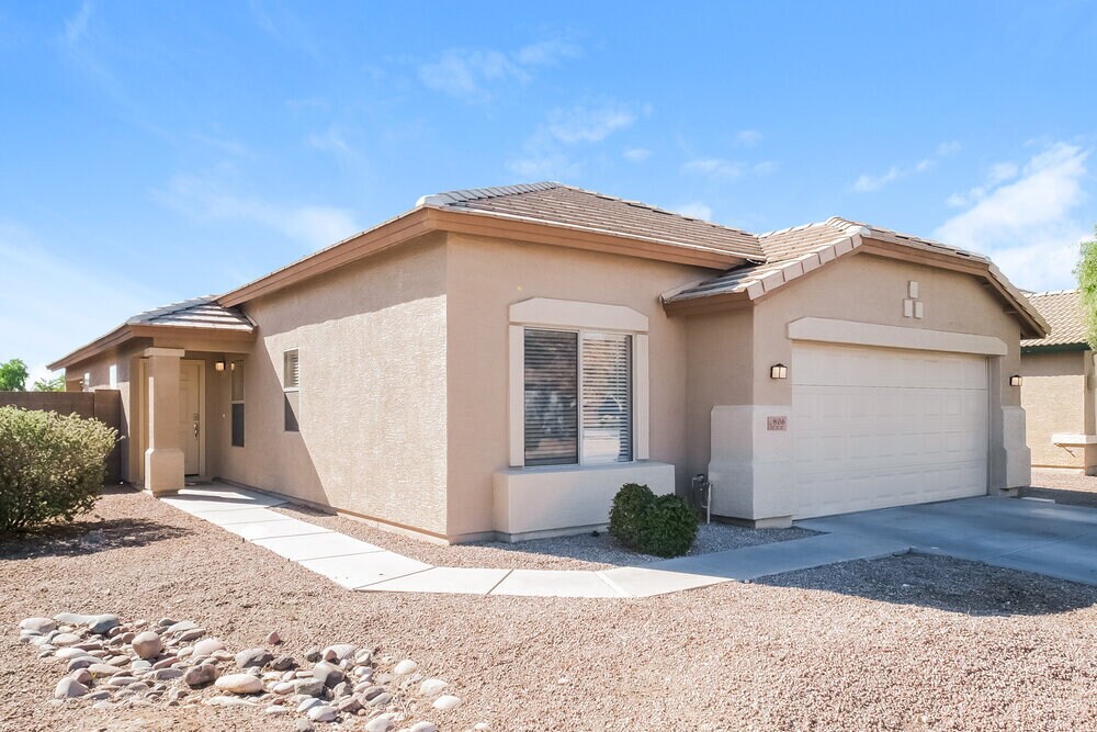 Building Photo - 806 S 122nd Ln