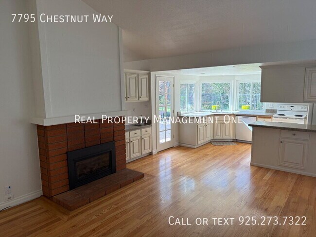 Building Photo - 7795 Chestnut Way