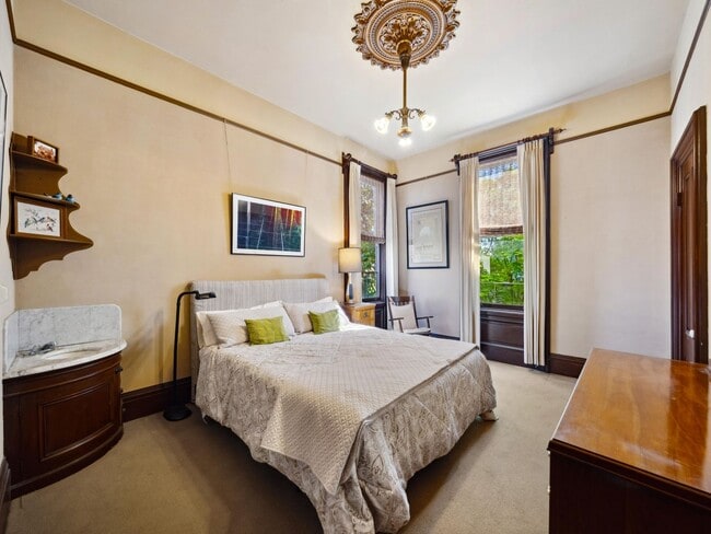 Building Photo - 760 Haight St