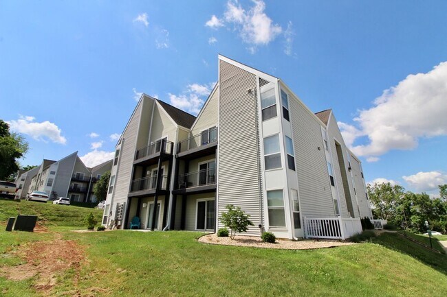 Building Photo - 1366H Hunters Rd