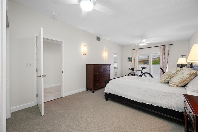 Building Photo - 540 59th Ave