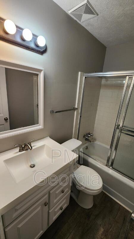 Building Photo - 806 Wilson Cir SW