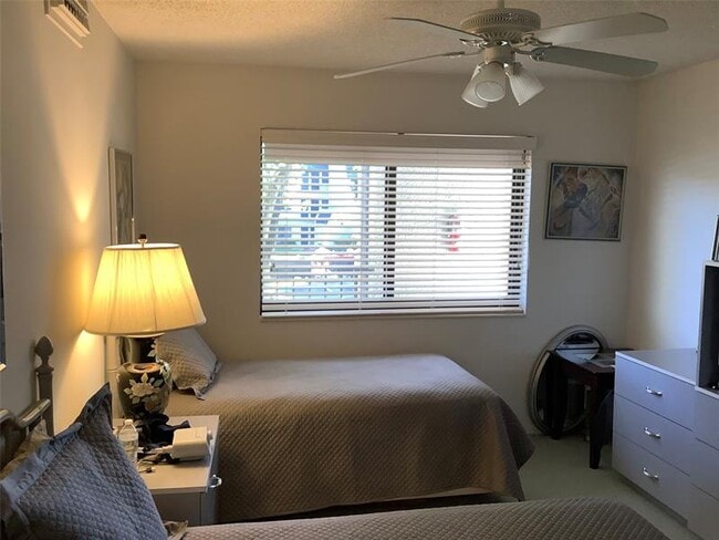 Building Photo - 4284 Deste Ct