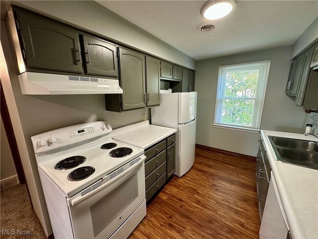 Building Photo - 4780 Pin Oak Dr