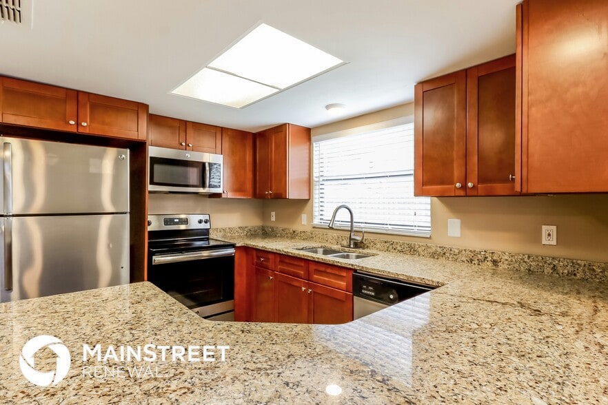 Building Photo - 8373 Camphor Dr