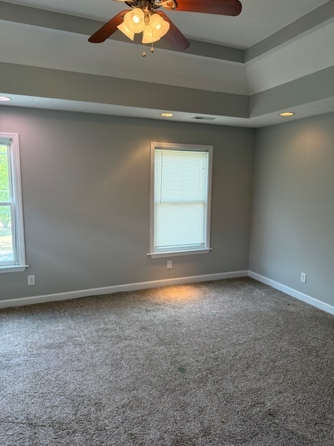 Building Photo - $1,000 off first month's rent if move in b...