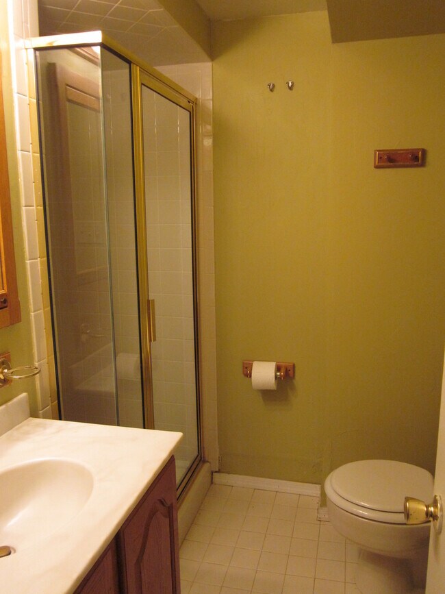 Building Photo - Charming 2 Bedroom/2 Bathroom in Catonsvil...