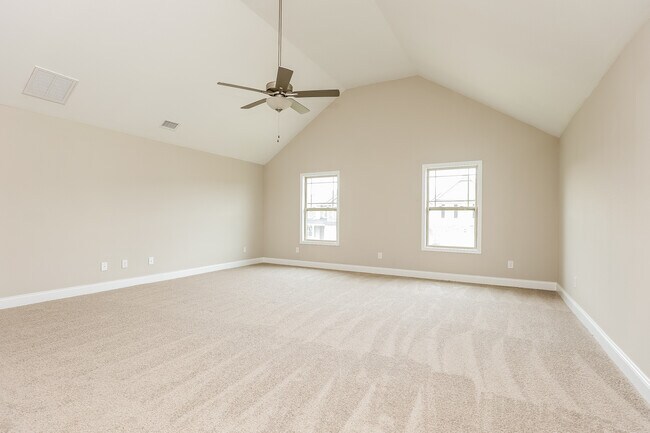 Building Photo - 1180 Black Oak Cir, Clarksville, TN