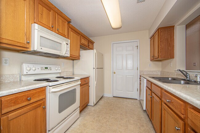 Building Photo - 1517 Woodland Ct