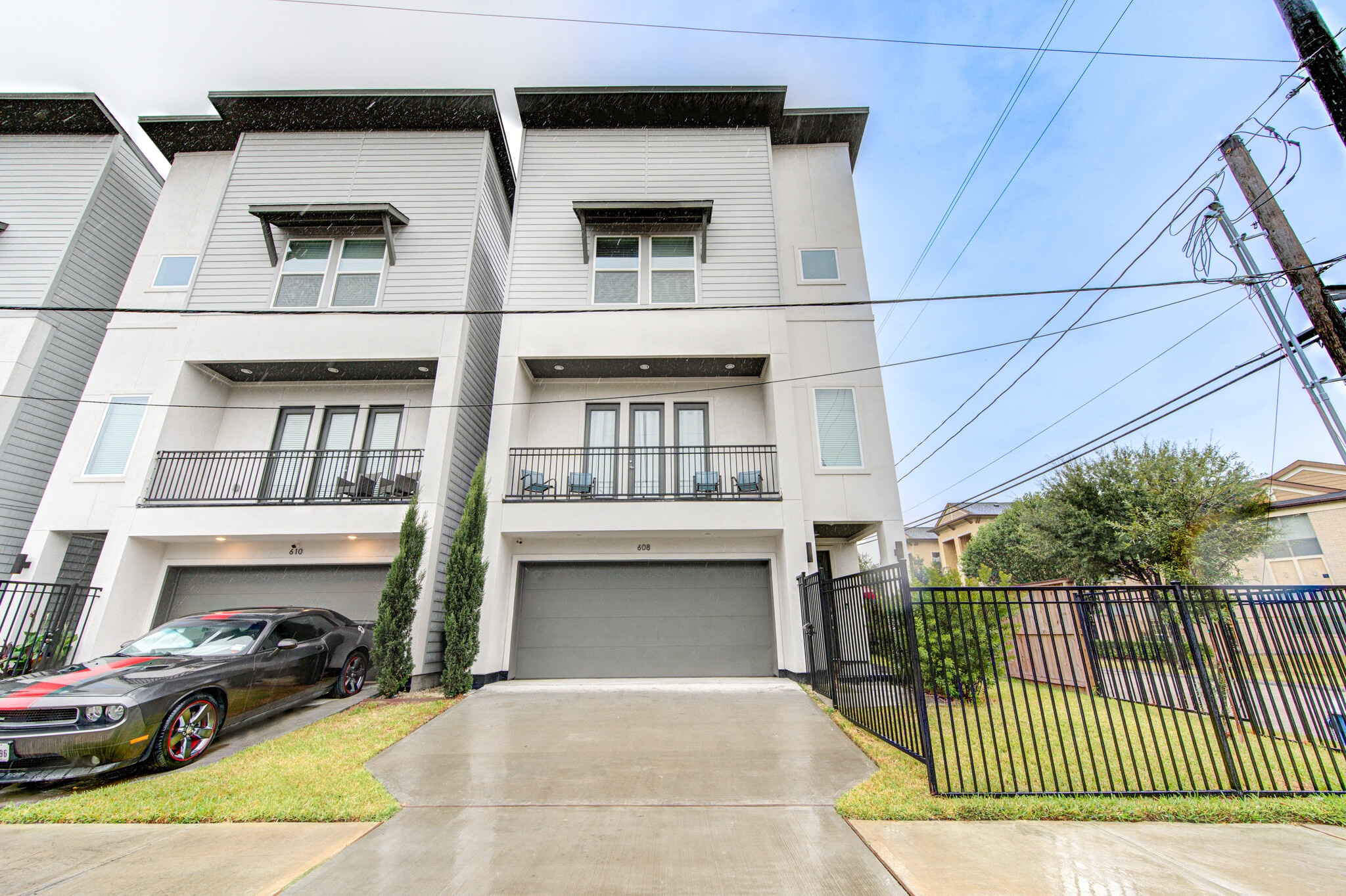 Building Photo - 608 Meadow St
