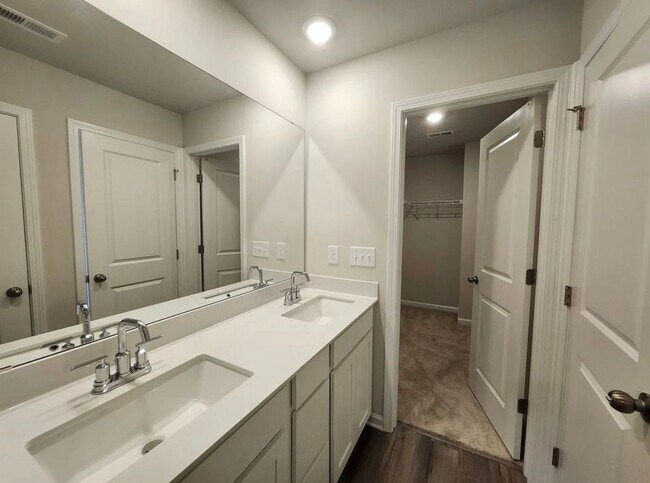 Building Photo - Brand New Townhome for Rent – West Spartanburg