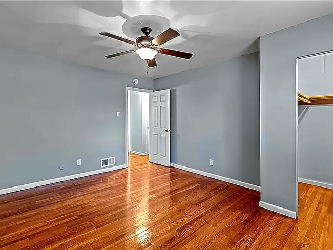 Building Photo - 4058 Paule Ave