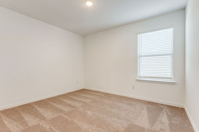 Building Photo - 1501 Ross Ave