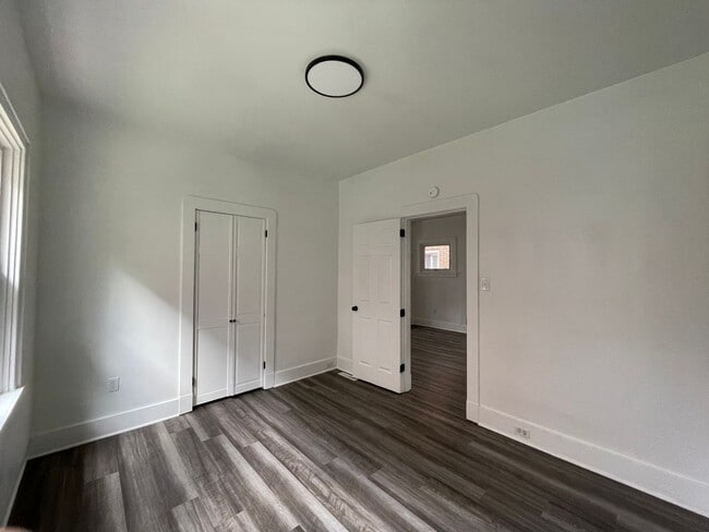 Building Photo - Available April 2026 - 2 Bedroom Home in Dormont w/ Central AC and Off-Street Parking Pad!