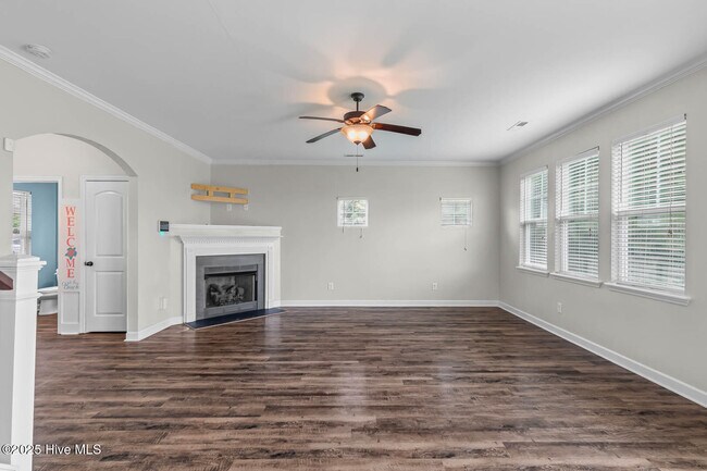Building Photo - 106 Shallow Ct
