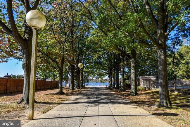 Building Photo - 1435 4th St SW