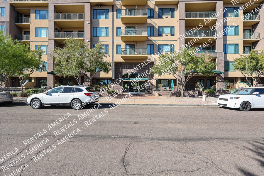 Building Photo - 16 W Encanto Blvd
