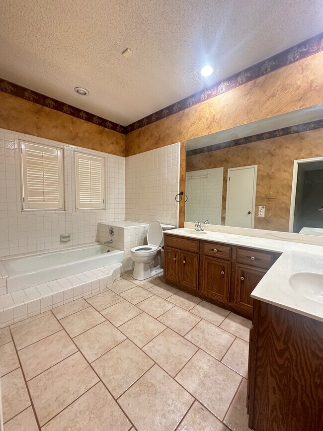 Building Photo - 4418 Norwood St