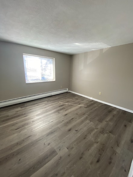 Building Photo - 200 Mountain Ave