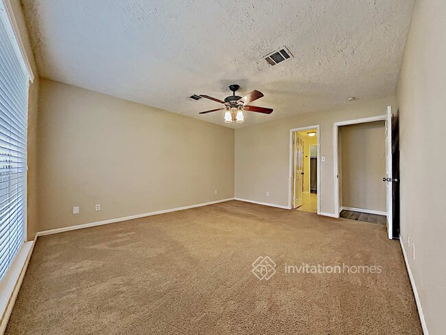 Building Photo - 15027 Pebble Bend Dr