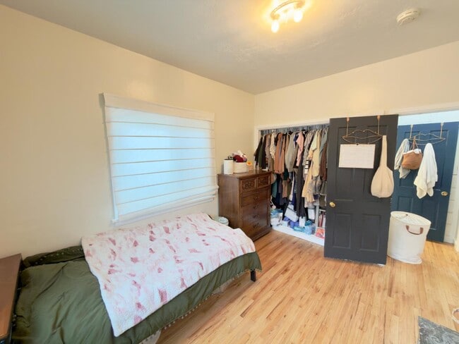 Building Photo - 184 N 200 E