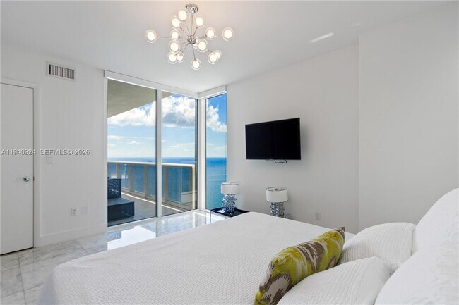 Building Photo - 1800 S Ocean Dr