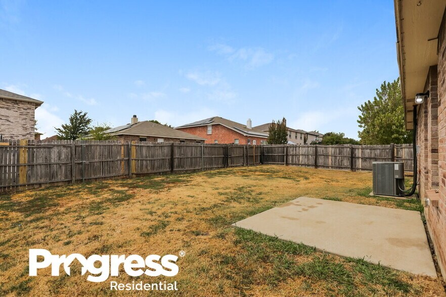 Building Photo - 8410 River Bluffs Dr