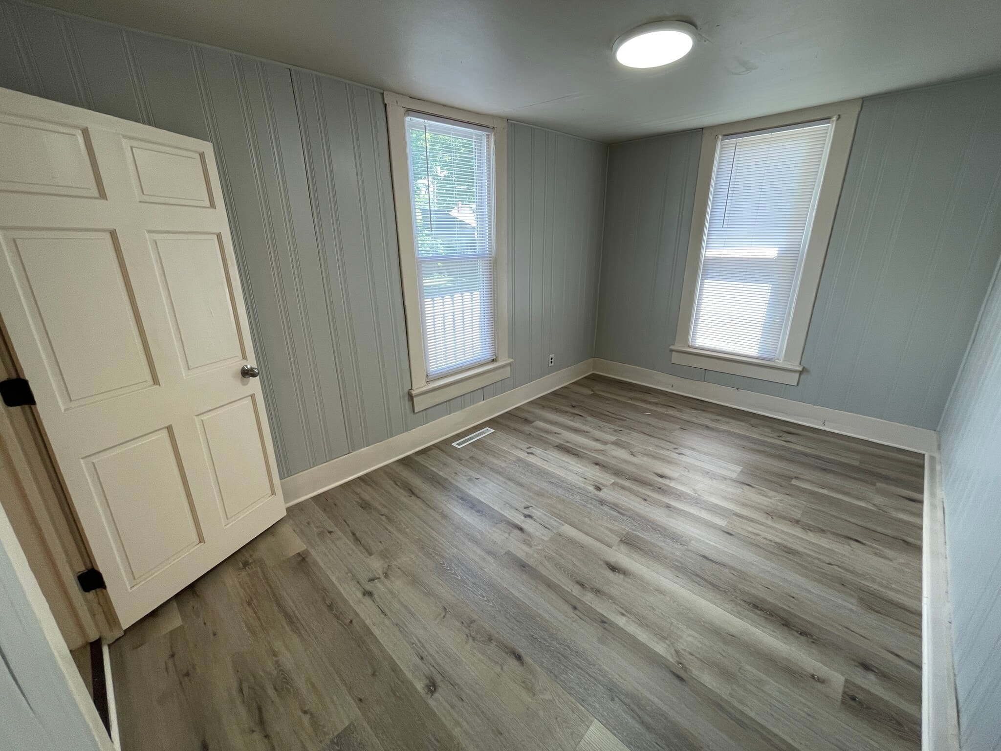 Back room - 631 S 16th St