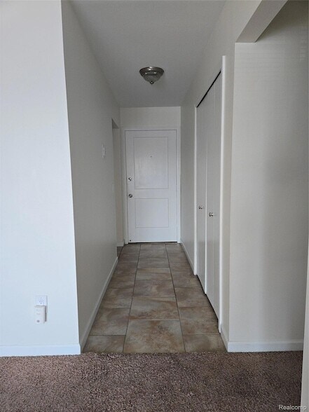 Building Photo - 1160 Catalpa Dr