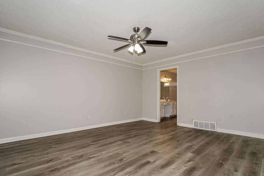 Building Photo - 329 Locust Grove Dr