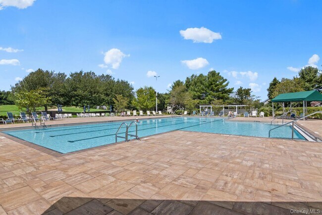 Building Photo - 868 Birchwood Park Dr