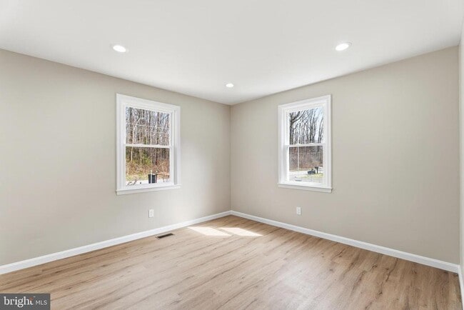 Building Photo - 706 Sue Grove Rd