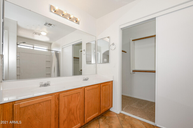 Building Photo - 961 S 223rd Dr