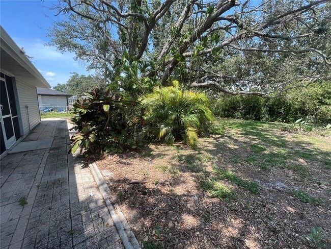 Building Photo - 1138 Bounds St