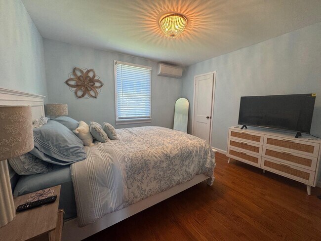 Building Photo - 917 Evergreen Walk